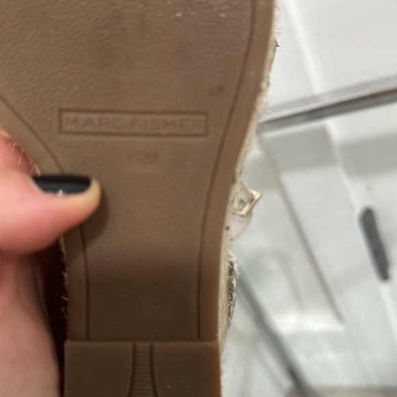 Women’s shoe, size 6.5, gently worn, will accept best offer - Picture 8 of 8